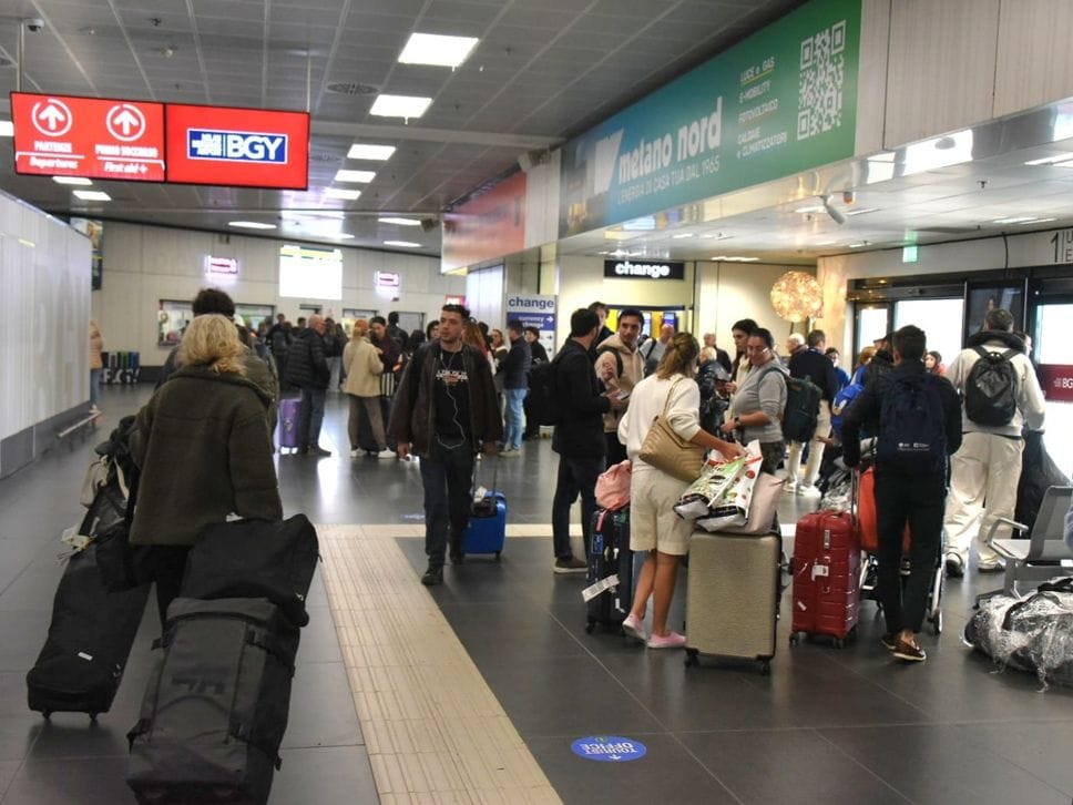I passeggeri da Dubai sbarcati a Orio