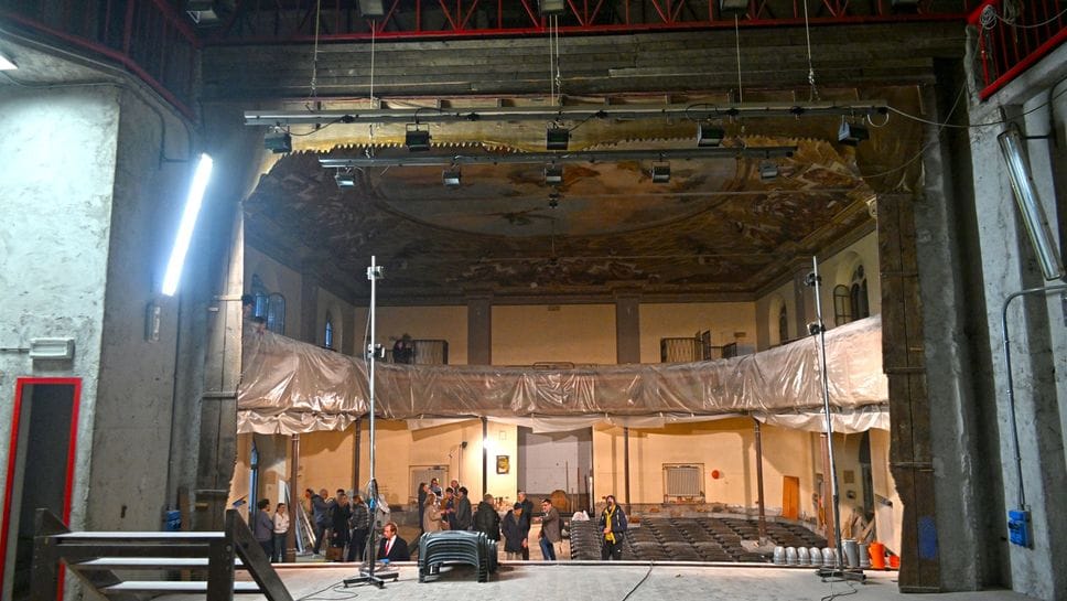 Il  cantiere nel teatro Greppi all’oratorio dell’Immacolata