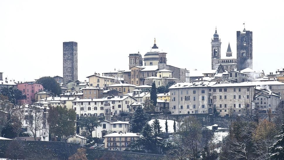Bergamo imbiancata dalla neve