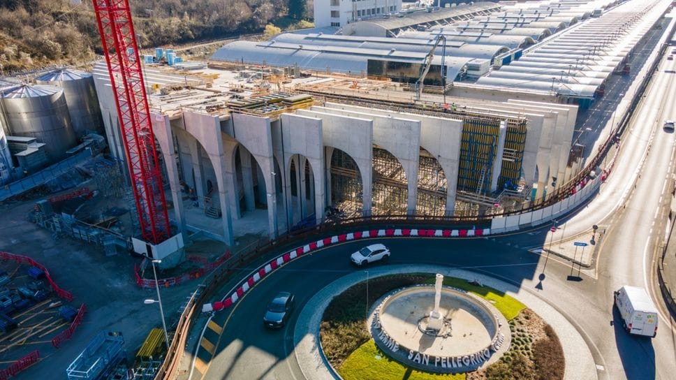 La «Flagship factory» sta prendendo forma e porta la firma dell’archistar danese Bjarke Ingels