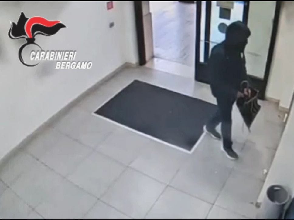 Il prelievo al bancomat