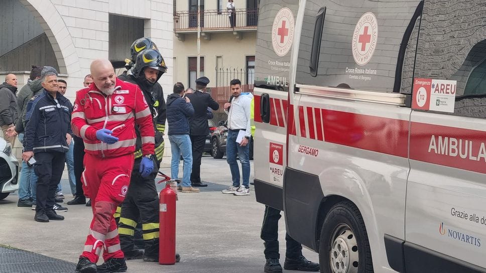I mezzi di soccorso in azione