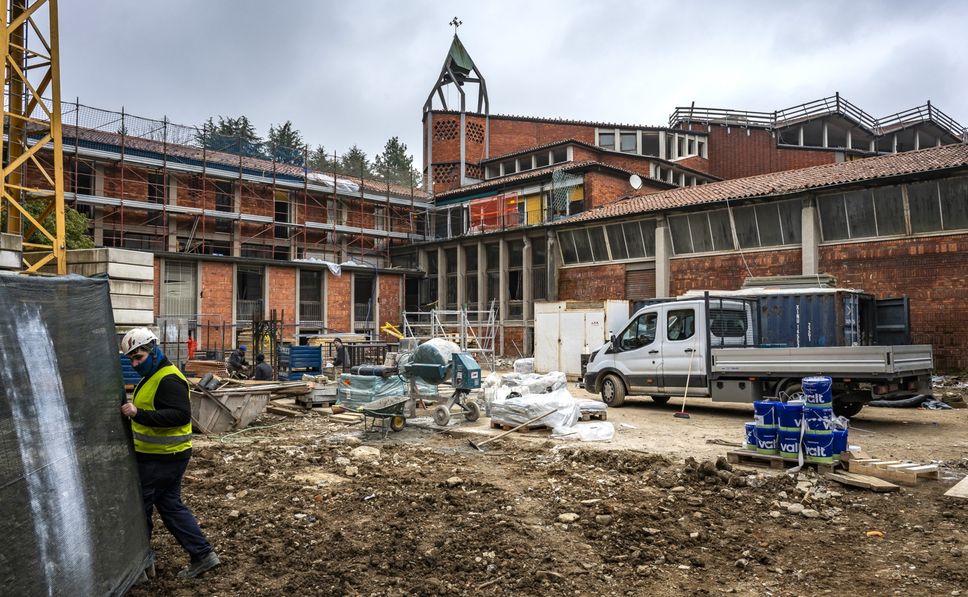 Lavori in corso all’ex Sacro Cuore di via Ghirardelli a Bergamo