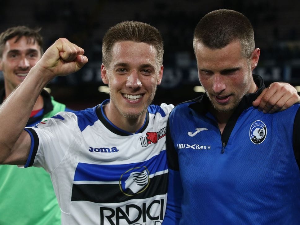 L’esultanza con Hateboer per il gol al Napoli