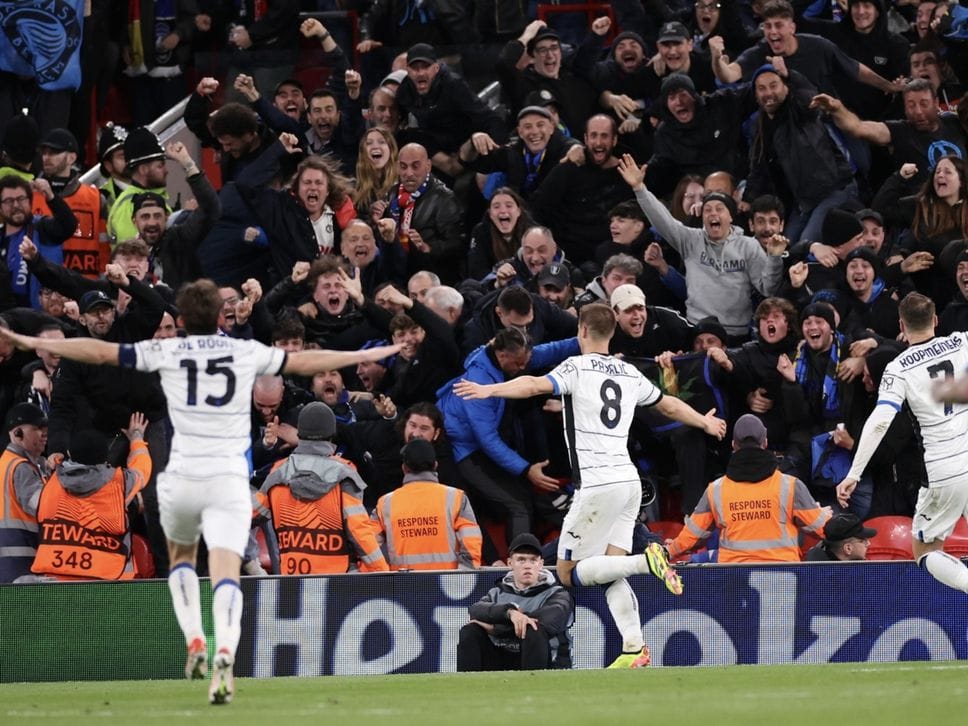 Settore ospiti in delirio per lo 0-3 di Anfield