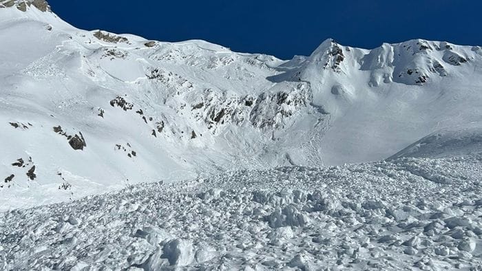 valanghe serve allerta la valutazione del grado di pericolo spiegato dagli esperti di arpa lombardia video