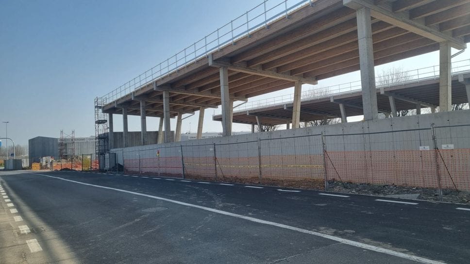 Il cantiere del centro di raccolta dei rifiuti pronto per fine estate