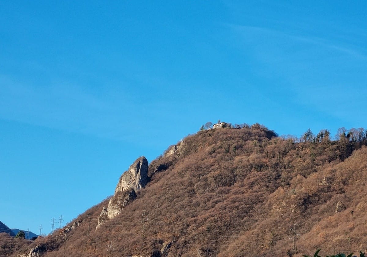 Il santuario di San Giovanni visto da Qualino