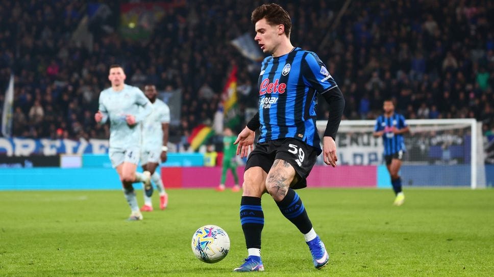 Nicola Zalewski in azione contro l’Udinese: il jolly italo-polacco dovrebbe rientrare dal 1’ contro il Bayern, martedì 10 nell’andata degli ottavi di Champions