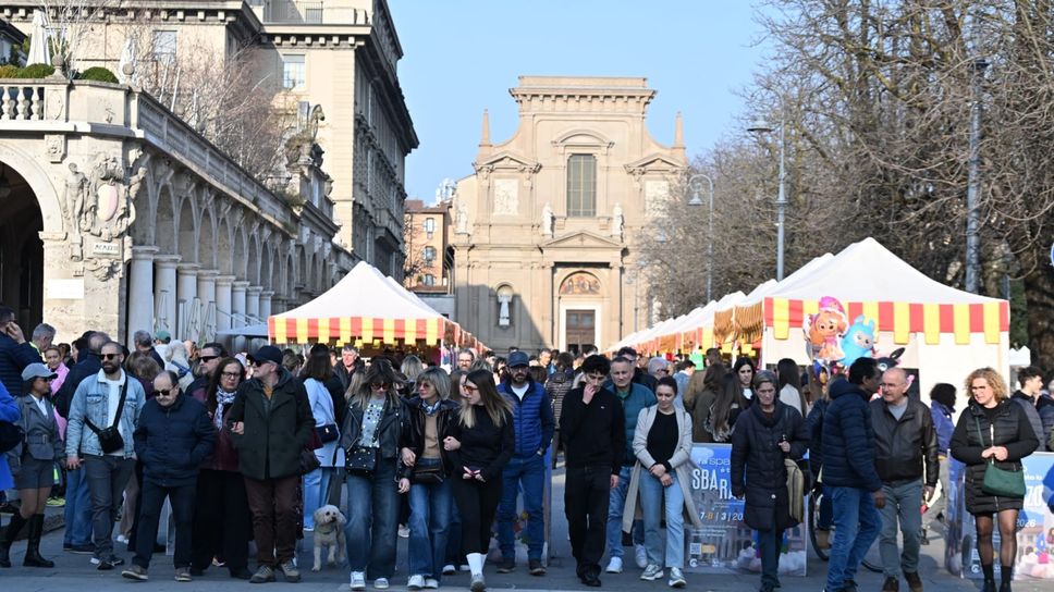 La domenica gazebo aperti sul Sentierone per lo Sbarazzo