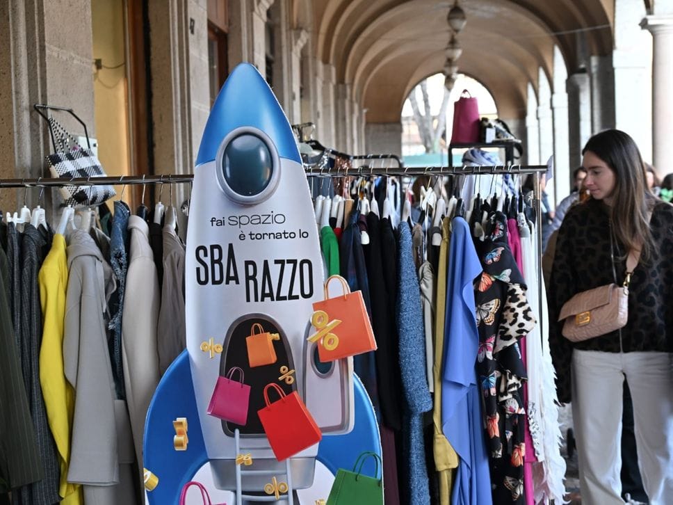 Sotto i portici del Sentierone