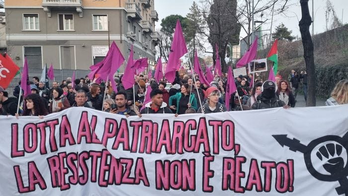 https://storage.ecodibergamo.it/media/photologue/2026/3/8/photos/cache/festa-della-donna-un-migliaio-di-manifestanti-in-centro-a-bergamo_a2c3c0f8-1b22-11f1-b839-8063e8bdc6b5_1920_1080_v3_large_16_9.jpeg
