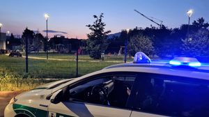 Una pattuglia della polizia locale a Ponte San Pietro