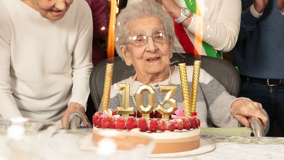 I festeggiamenti per il 103° compleanno di Emma Lazzarini
