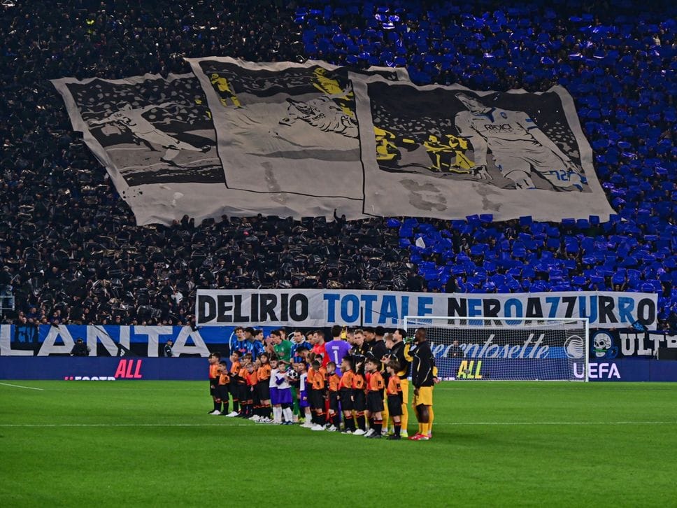 La coreografia della Nord nella gara contro il Borussia Dortmund