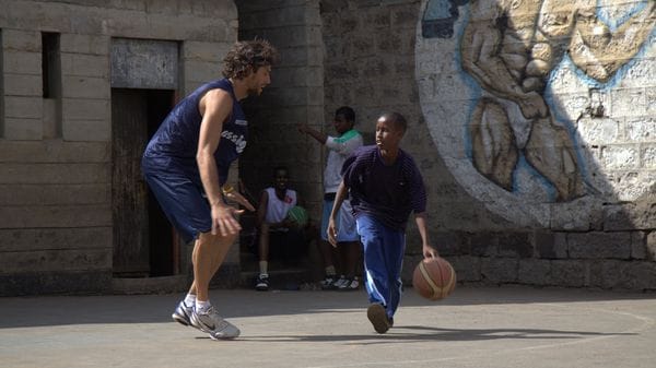 «Brusa Easter Slam», una dodici ore di basket e di solidarietà per Slums Dunk