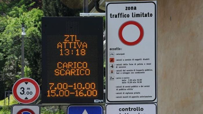 https://storage.ecodibergamo.it/media/photologue/2026/4/1/photos/cache/ora-legale-a-bergamo-tornano-le-chiusure-serali-della-ztl-in-citta-alta-e-colli_837eb12c-2dbe-11f1-84d6-ff427df3aa91_1920_1080_v3_large_16_9.jpg