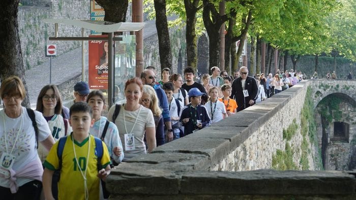 scuole cattoliche domenica 12 aprile insieme alla camminata