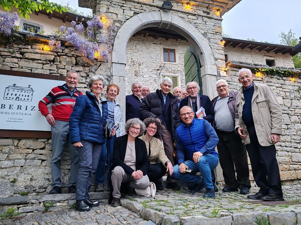 Addio a Carminati, interprete e cantore della sapienza rurale: in tanti alla camera ardente