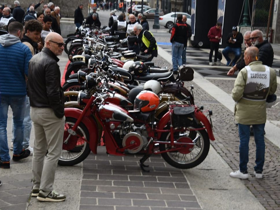 In 260 per la Bergamo-San Vigilio in moto d’epoca - Foto e video