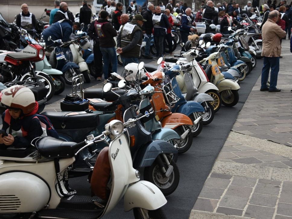 In 260 per la Bergamo-San Vigilio in moto d’epoca - Foto e video