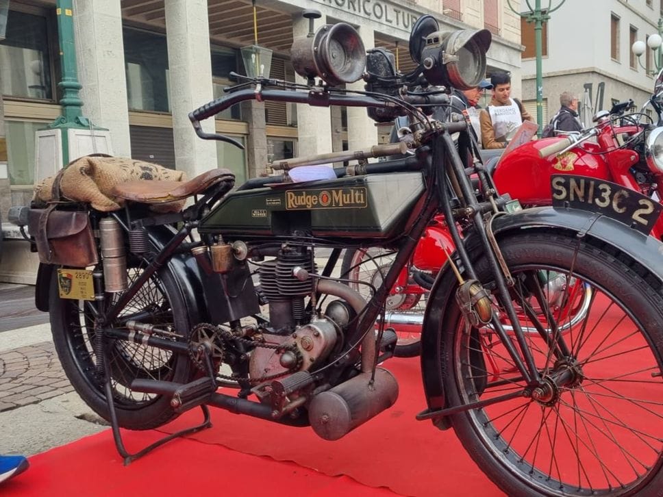 In 260 per la Bergamo-San Vigilio in moto d’epoca - Foto