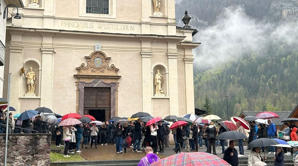 «Amava la natura e la semplicità», a Roncobello l’addio a Flavio Leoni