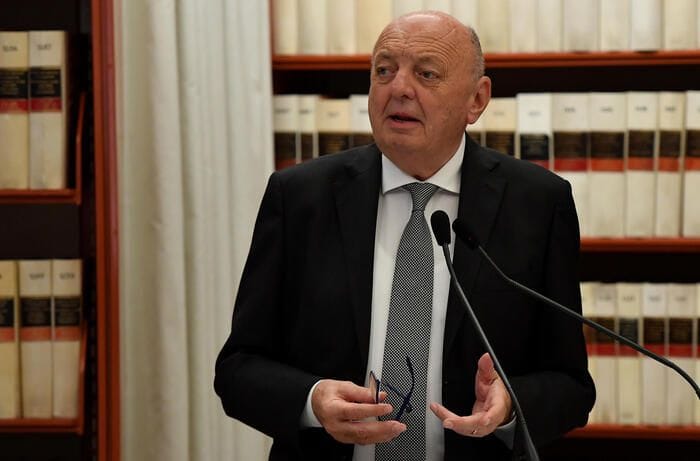 Pichetto, l'Europa può diventare avanguardia delle soluzioni decarbonizzate