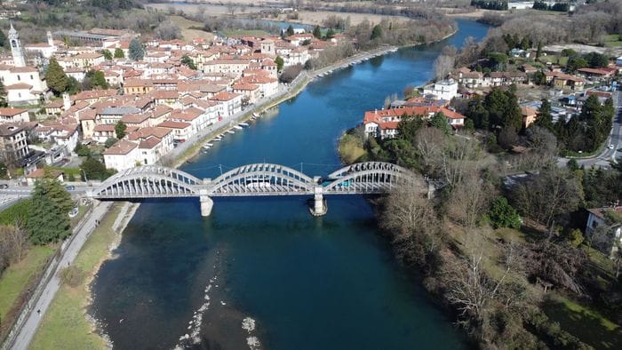 https://storage.ecodibergamo.it/media/photologue/2026/4/13/photos/cache/sul-ponte-di-brivio-da-lunedi-sensi-unici-e-chiusure-notturne_b38692c0-36a3-11f1-8f3d-ec617c95b9ac_1920_1080_v3_large_16_9.jpg