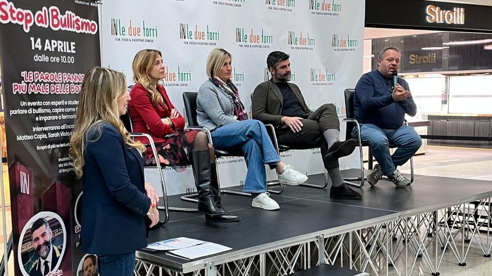 «Le parole fanno più male delle botte»: 260 studenti a Le Due Torri, contro il bullismo