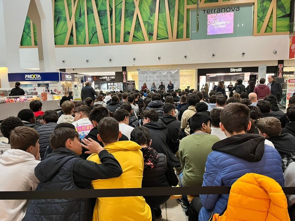 «Le parole fanno più male delle botte»: 260 studenti a Le Due Torri, contro il bullismo