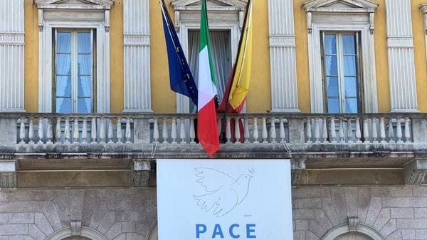 Bergamo, cittadinanza onoraria ai minori stranieri: domande entro il 10 maggi