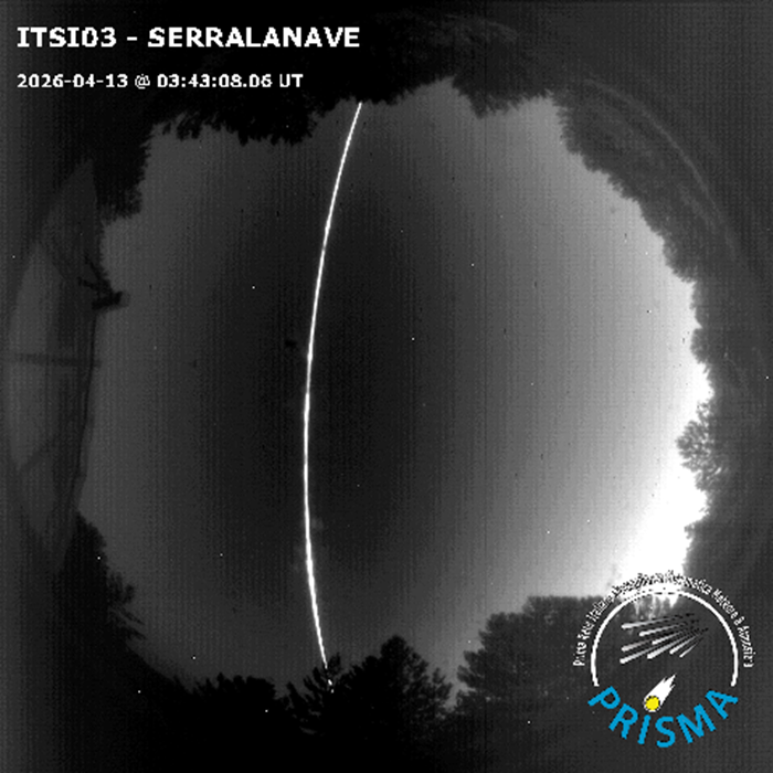 I cieli di Sicilia e Campania illuminati da un detrito spaziale