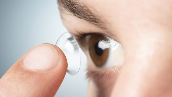 Lenti a contatto smart rilasciano farmaci per il glaucoma