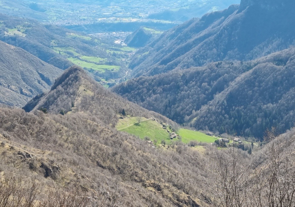 Trekking in Val de Grü, un percorso ad anello che parte da Aviatico