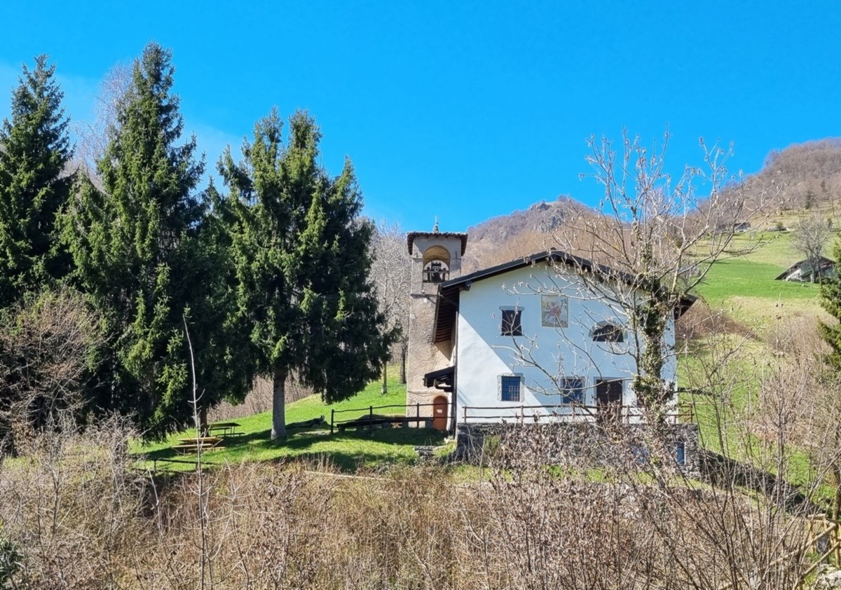 Trekking in Val de Grü, un percorso ad anello che parte da Aviatico