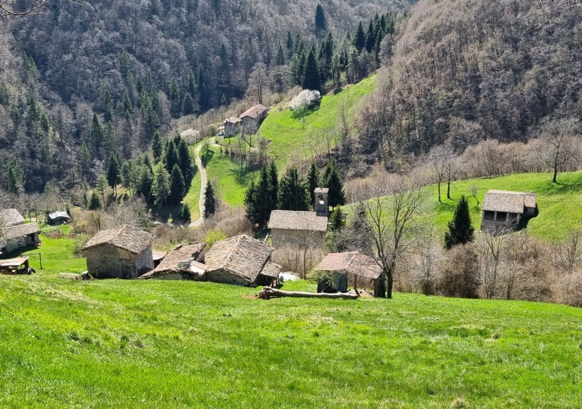 Trekking in Val de Grü, un percorso ad anello che parte da Aviatico
