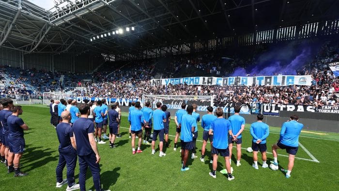 atalanta curva nord gremita per l8217allenamento a porte aperte foto video