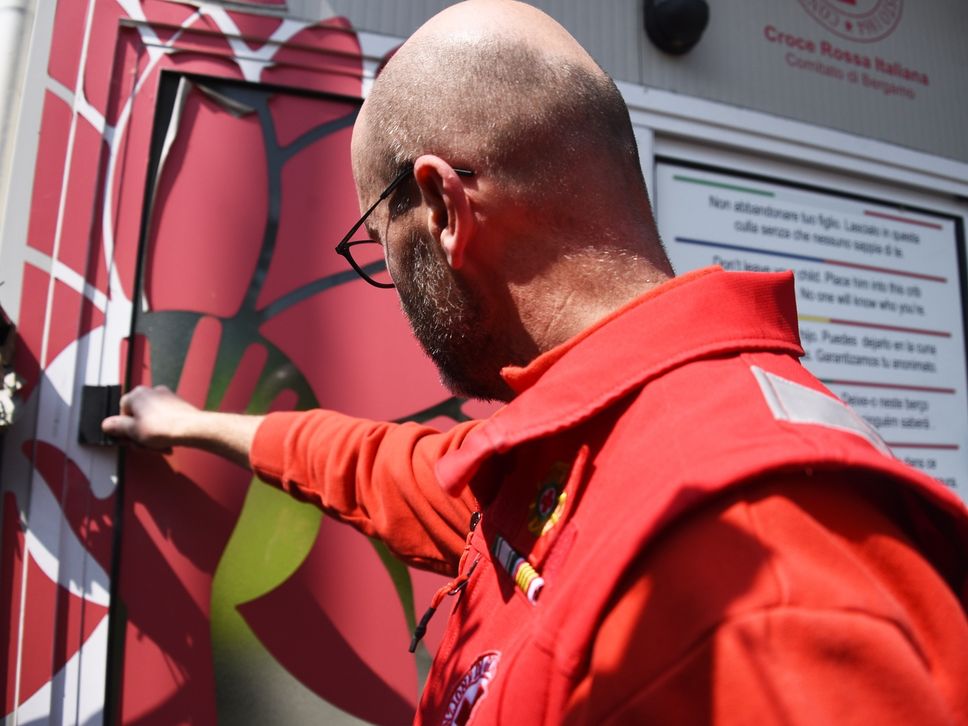 Bergamo, neonato affidato alla Culla per la Vita. La lettera: «Non ti possiamo dare serenità, ti amo tantissimo»
