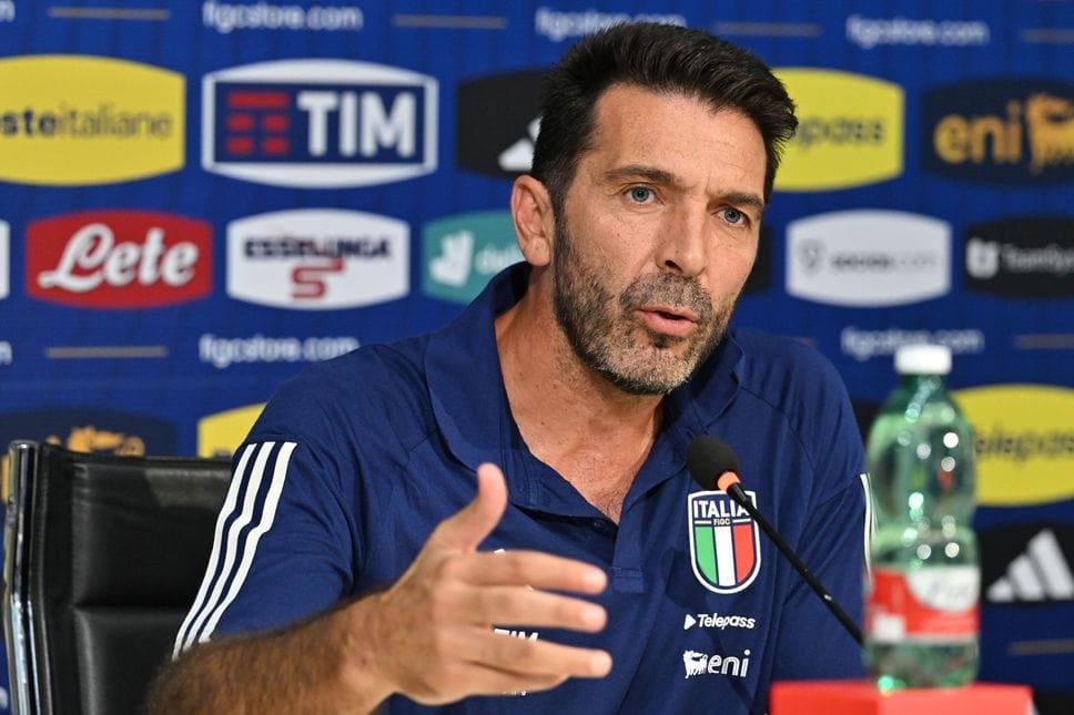 Crisi del calcio, si dimettono Gravina e Buffon