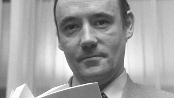 Addio a Desmond Morris, l'etologo della 'scimmia nuda'  