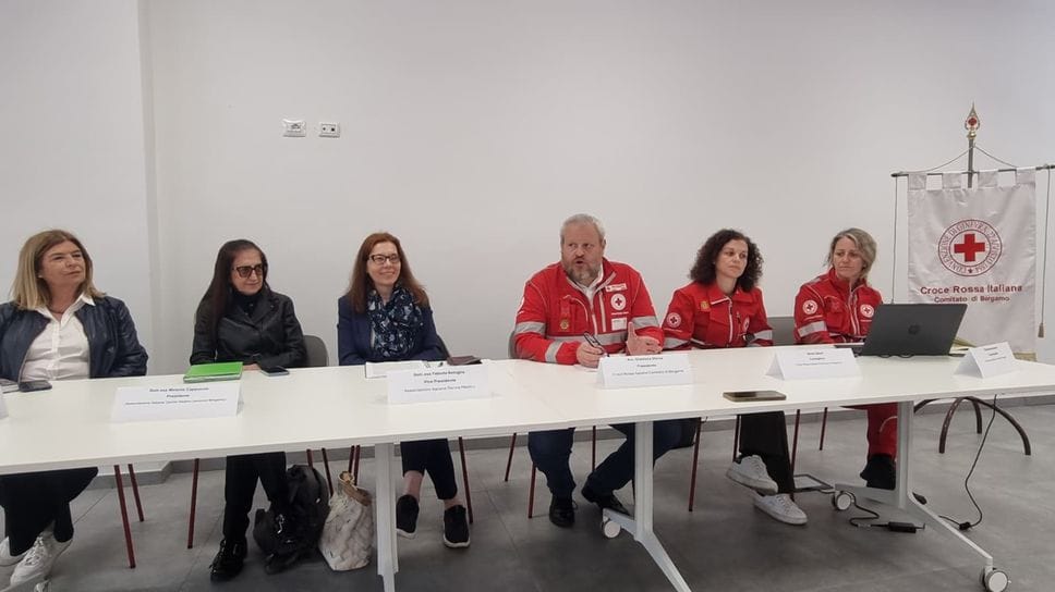 «Ci siamo messi a piangere»: il racconto dei soccorritori di Pietro. L’ospedale: il piccolo sta bene