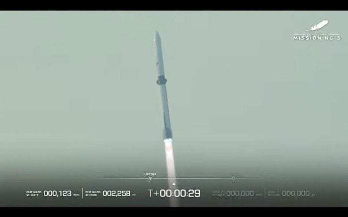 Terzo volo per il razzo New Glenn di Blue Origin, riuscito a metà