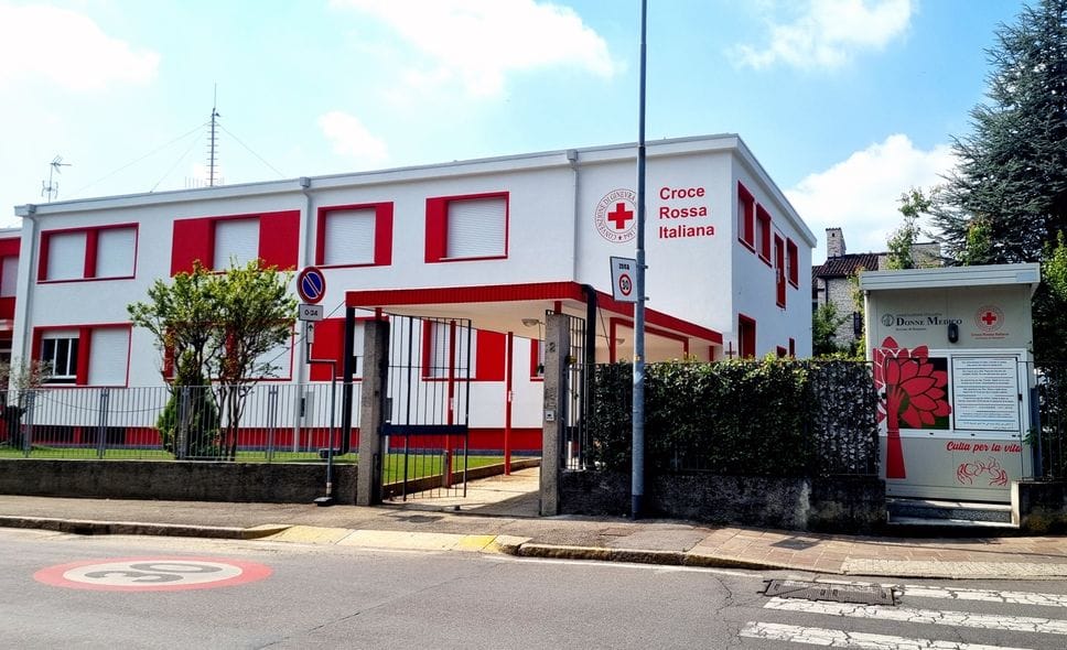 Il piccolo Pietro accudito all’ospedale  di Bergamo. «La sua mamma è stata coraggiosa e generosa»