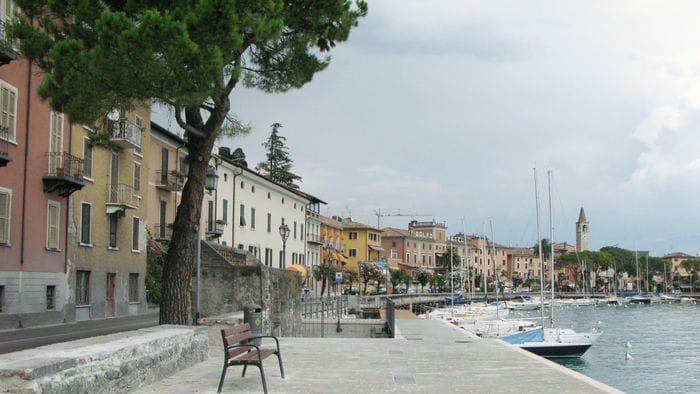 https://storage.ecodibergamo.it/media/photologue/2026/4/21/photos/cache/rissa-sul-garda-denunciati-anche-i-tre-papa-avrebbero-colpito-per-primi_25629ffe-3d9a-11f1-8778-f6b3a4207f4e_1920_1080_v3_large_16_9.jpg