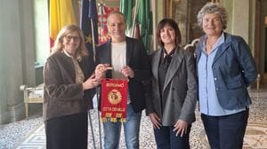 Salva studente che voleva buttarsi dal terzo piano: il «grazie» del Comune di Bergamo al prof