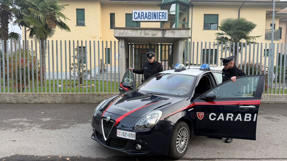 Cade dal balcone di casa a Zingonia, volo di sei metri: grave una donna di 29 anni