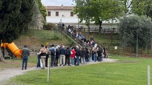 Centinaia di persone ai casting sul lago d’Iseo per il film con McConaughey e Saldana