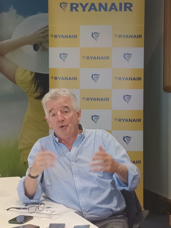 Crisi geopolitica e caro carburante, Ryanair non taglia i voli e accelera su Orio