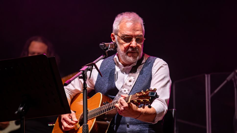 Davide Van De Sfroos al Donizetti: tappa bergamasca del tour «Folkestra 2026»